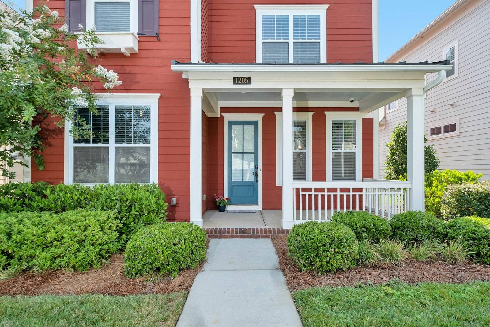 North Carolina home with wide green lawn. Union County appeal guide.